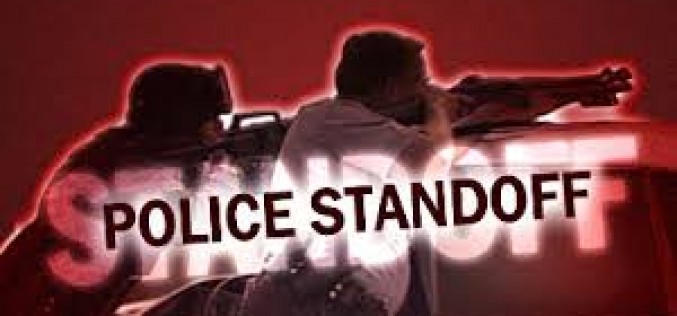 Man arrested after brief standoff with police