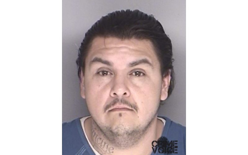 Wanted Felons Ditch Kids, Attempt to Flee