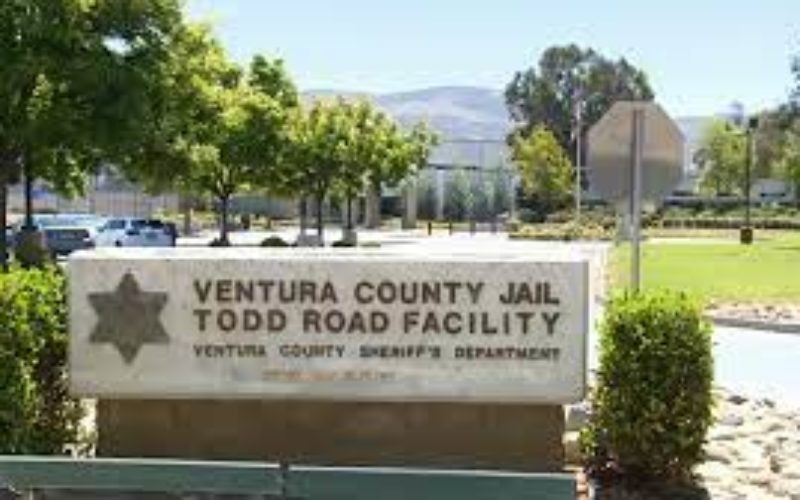 Four Busted Bringing Drugs into County Jail